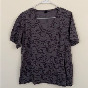 Short leave Monrow Camo tee.